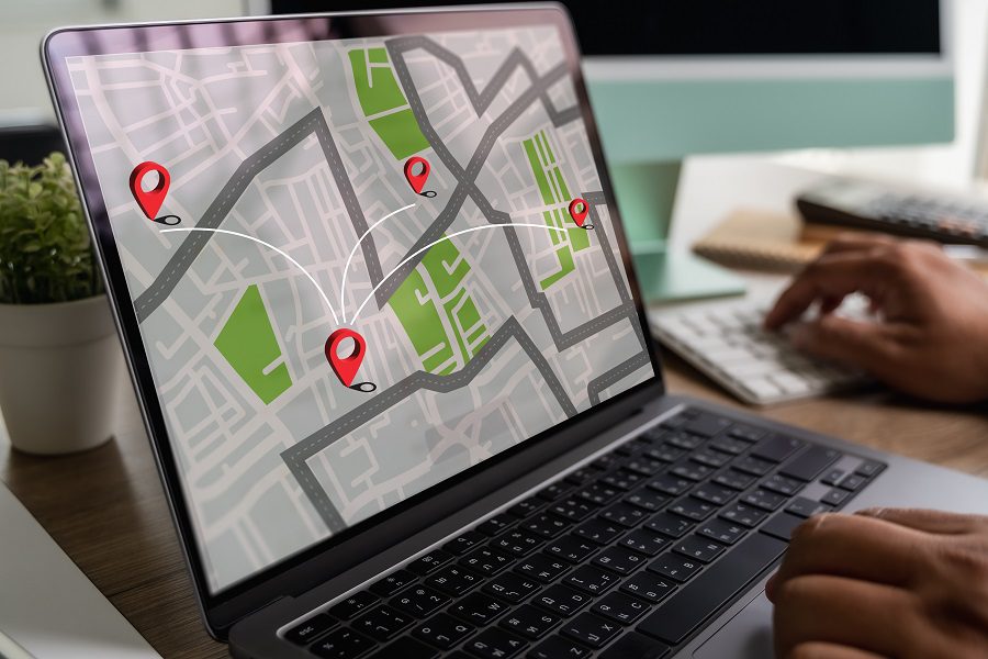 Cada empresa possui requisitos únicos dependendo do seu tamanho, alcance geográfico e tipo de produtos ou serviços oferecidos.