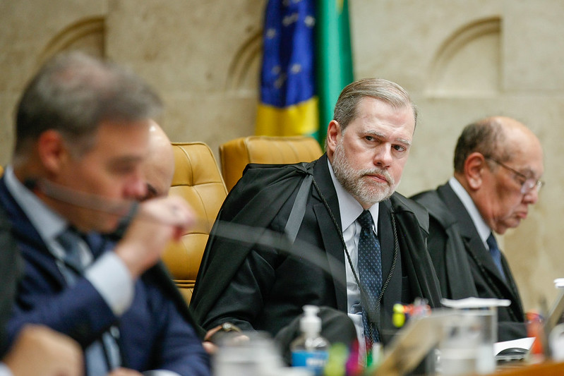 STF adia PIS/COFINS transportadora e impacto tributário no setor de fretes